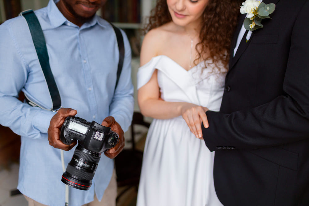 fotograaf aan het werk op een bruiloft
